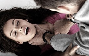 Violenza sulle donne: cosa scatta nella mente dello stupratore? 